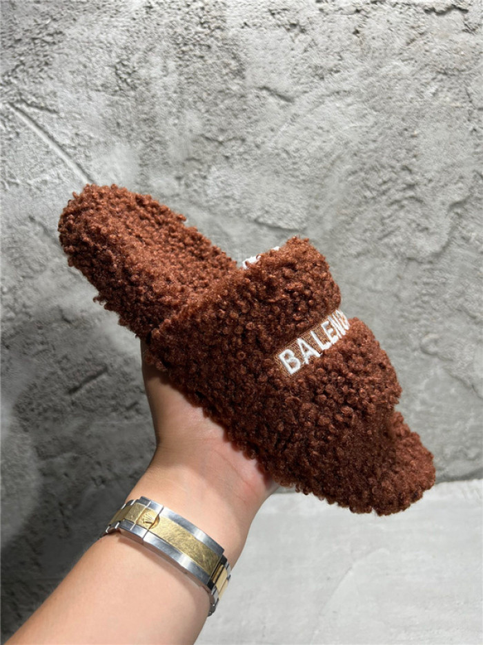 BLCG SLIPPERS