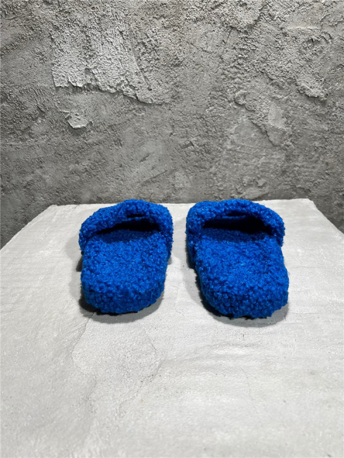 BLCG SLIPPERS