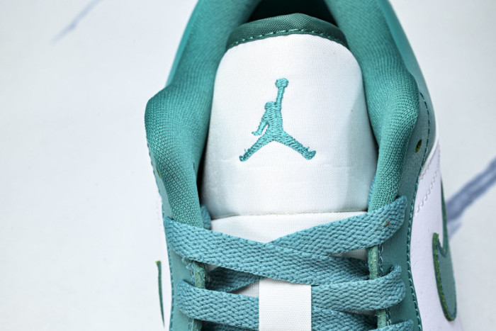 Air Jordan 1 Low  DC0774-132