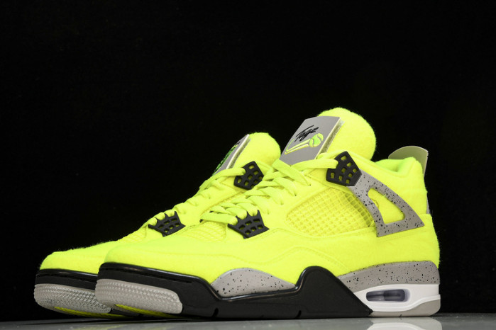 AIR JORDAN 4 RETRO SP  DV6773-700