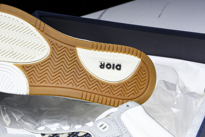 D10R B27 High Top Sneaker 10804