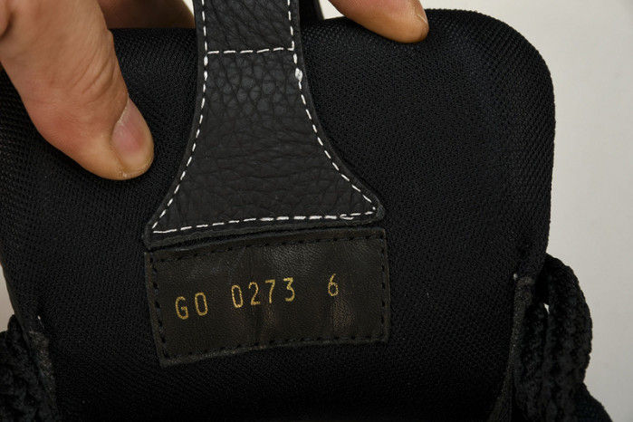 LV SNEAKER LOW   121202