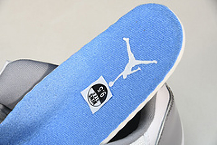 Air Jordan 11 "Cement Grey"  AV2187-140