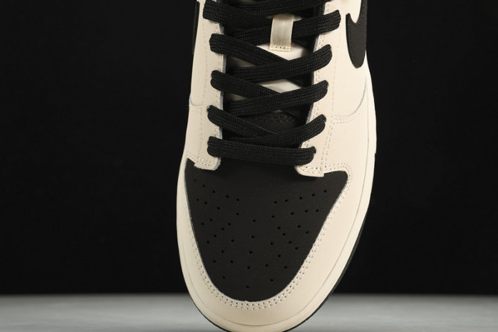 Nike Dunk Low “INITIAL D/Toyota AE86”       AE1391 086  ( purple )