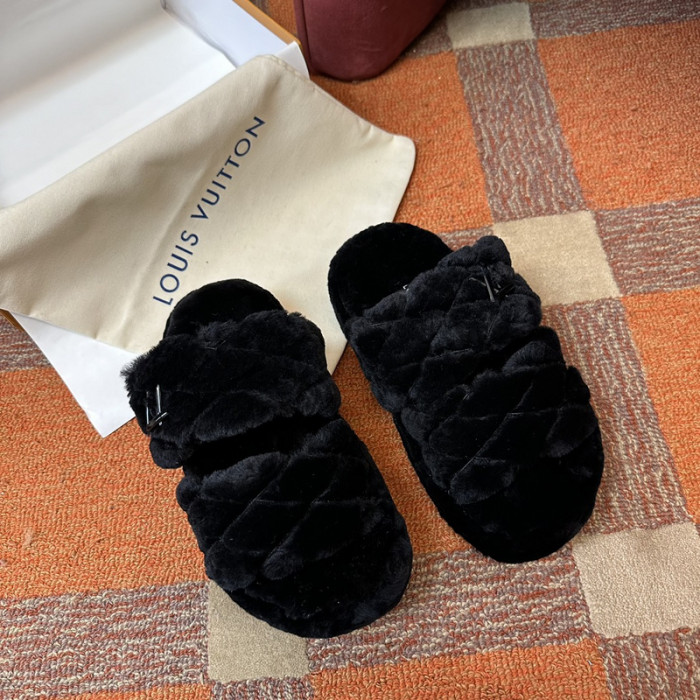 LV SLIPPERS