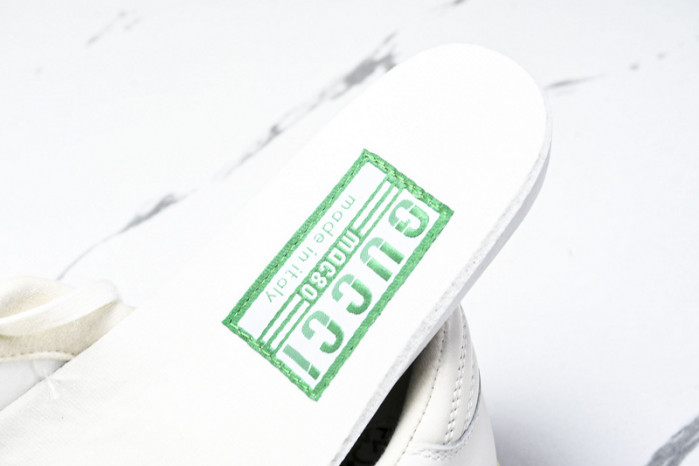 Gv*c sneaker