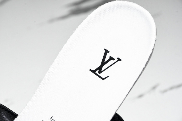 LV SNEAKER LOW FOR-LV220