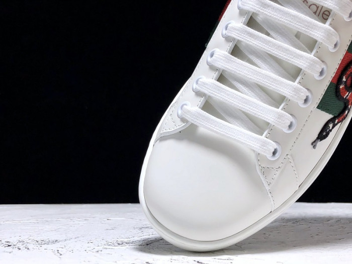 Gv*c ace embroidered low-top sneaker white with snake