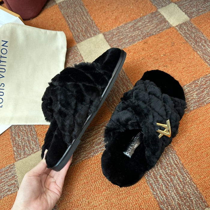 LV SLIPPERS