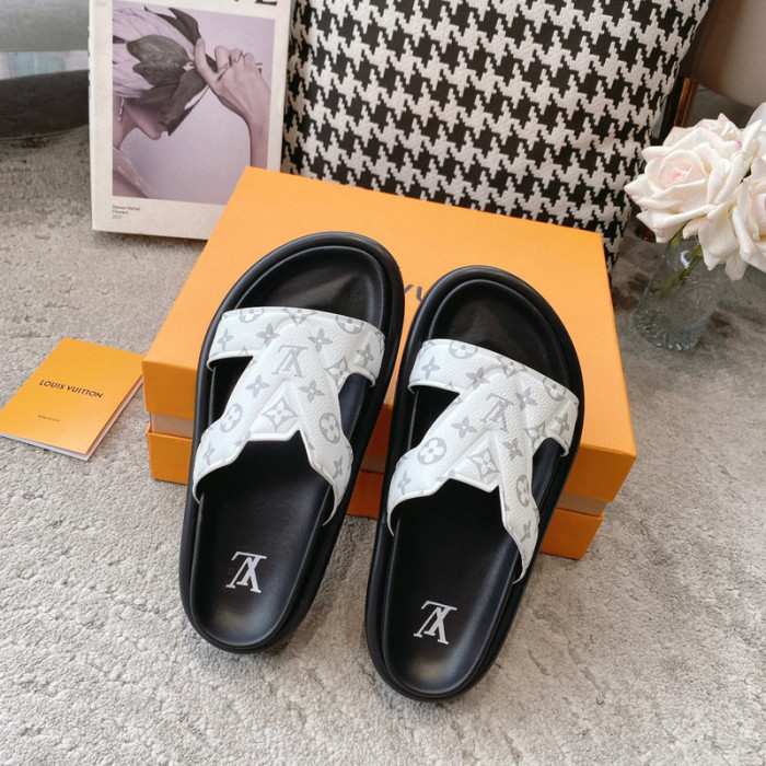 LV SLIPPERS