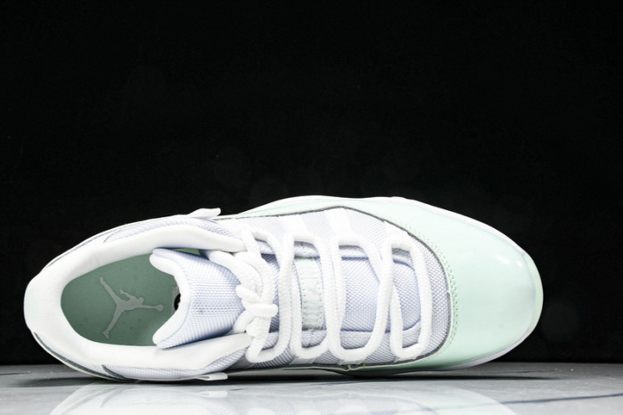 Air Jordan 11 Low “Igloo  AH7860-103