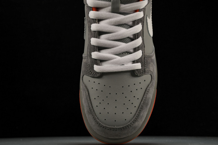 Nike Dunk SB Low“Staple NYC Pigeon”  304292-011