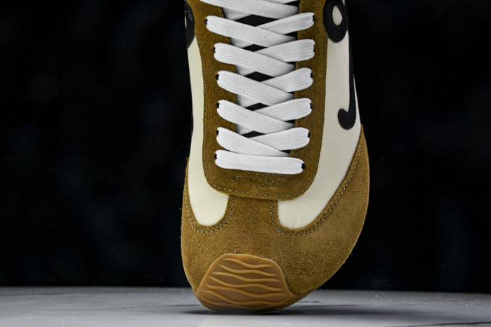 L*0ewe Ballet Runner  LW-FOR15