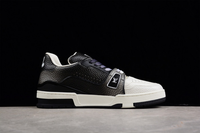 LV SNEAKER LOW YEE-016