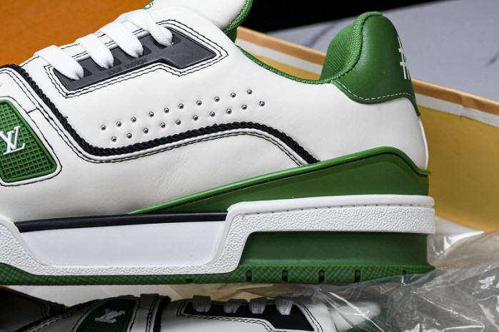 LV SNEAKER LOW FOR-LV105