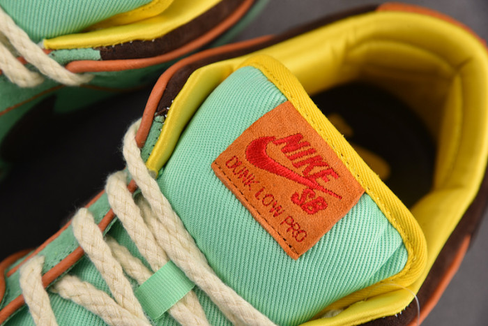 Nike SB Dunk Low Rodeo Tourmaline   HF3058-300