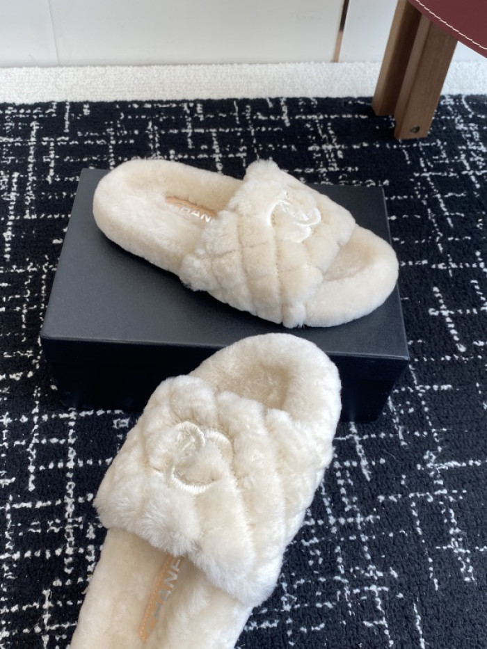 CH*NEL SLIPPERS
