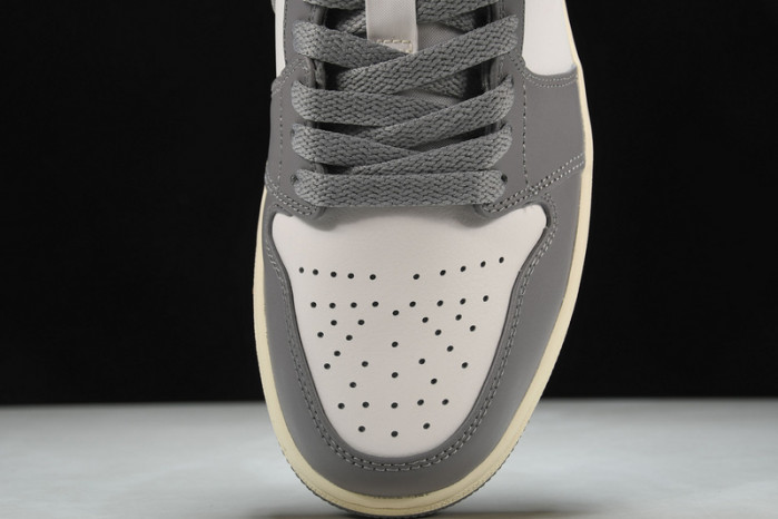 Nike Air Jordan 1 Low 553558-053