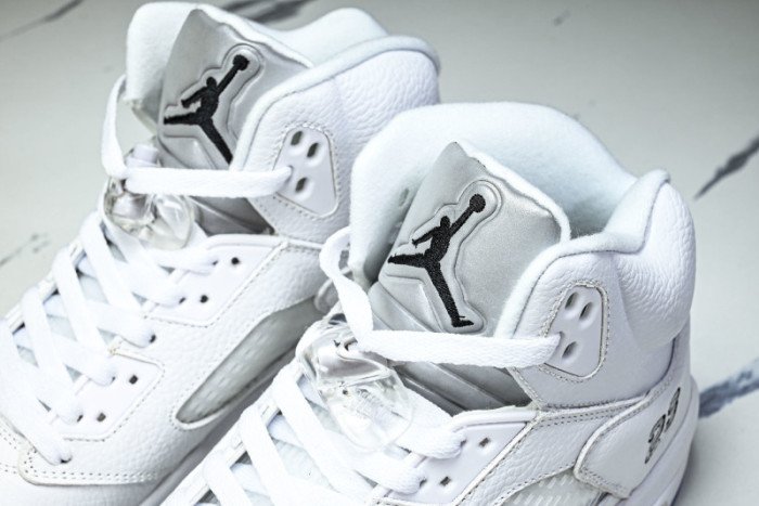 Air Jordan 5 Retro "White Metallic"   HQ7978-103