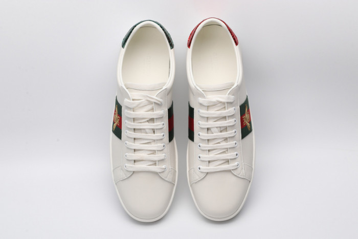 Gv*c ace embroidered low-top sneaker white with bee