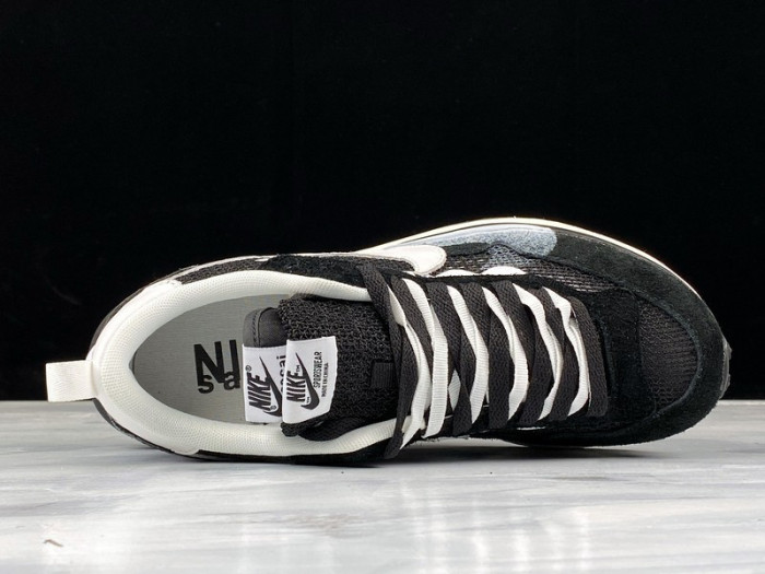 Sacai X NIKe regasus vaporrly SP BV0073-001