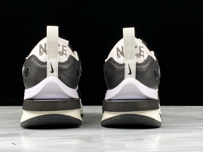 Sacai X NIKe regasus vaporrly SP BV0073-001